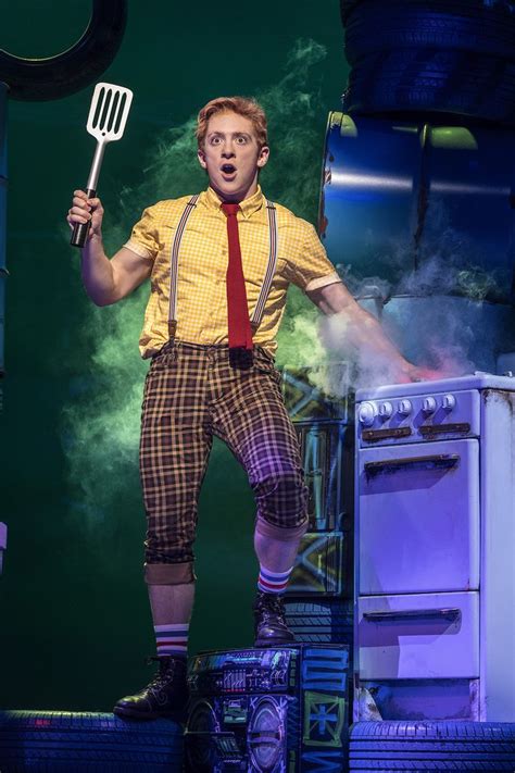 Ethan Slater as Spongebob Squarepants in the Spongebob Broadway musical. | Spongebob squarepants ...