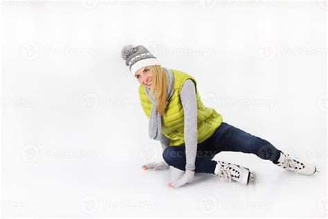 Woman falling on Ice 16747532 Stock Photo at Vecteezy