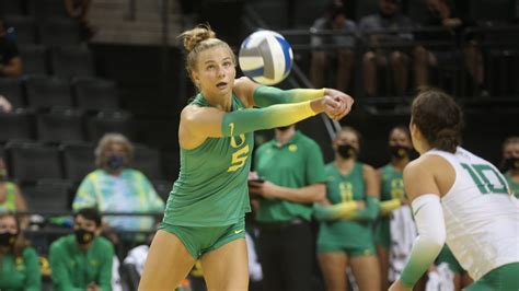 Oregon Volleyball Team 2024 - Valry Jacinthe