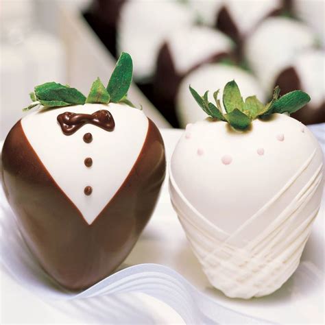 Adorable chocolate coated strawberries | Wedding strawberries, Wedding chocolate, Chocolate ...