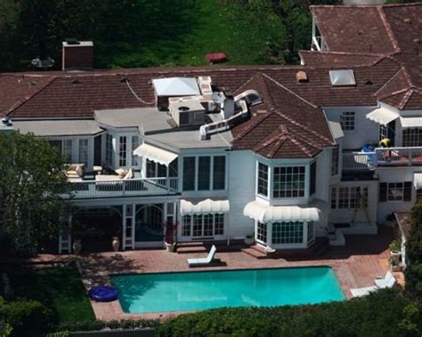 Where Does Adam Sandler Live and How Big is His House? - Archute