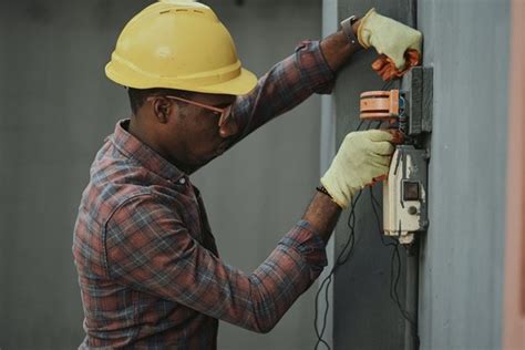 Why Should I Hire a Licensed Electrician? – Price Electric