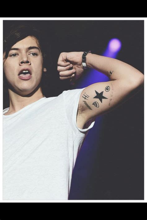 Oh My God!!!! Harry styles has a green bay packers tattoo!!! | Harry ...