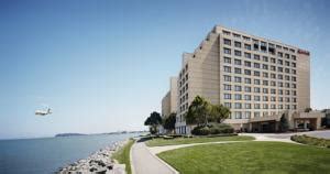 San Francisco Airport Marriott Waterfront in Burlingame, USA - Lets Book Hotel