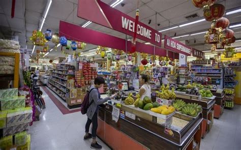 Disappearing Chinese Grocery Stores // Hong Kong English // Emily Doe ...