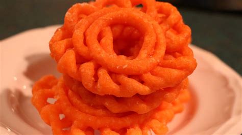 Kerala Sweet Jalebi - Video Recipe - CookeryShow.com