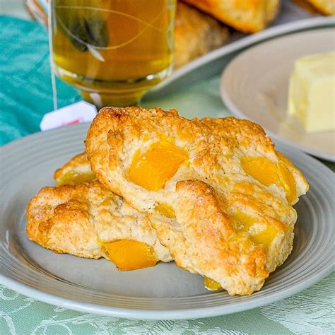 Mango Cream Cheese Scones - Weekend brunch perfect!