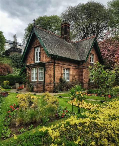 Scottish Cottage Of Dreams | Cottage schottland, Haus und heim, Haus und garten