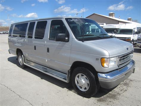 2001 Van Ford 14 Passenger Van