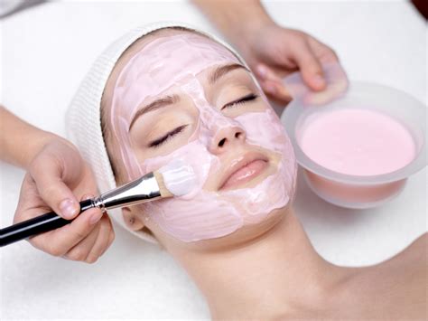 What Makes A Pink Clay Mask So Special? - iSkinCareReviews