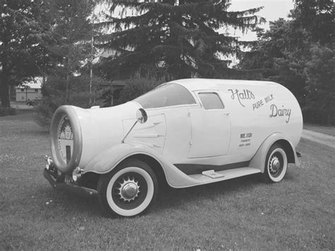 Bottle-Shaped 1930 REO Truck Wants to Deliver Milk Once Again - autoevolution