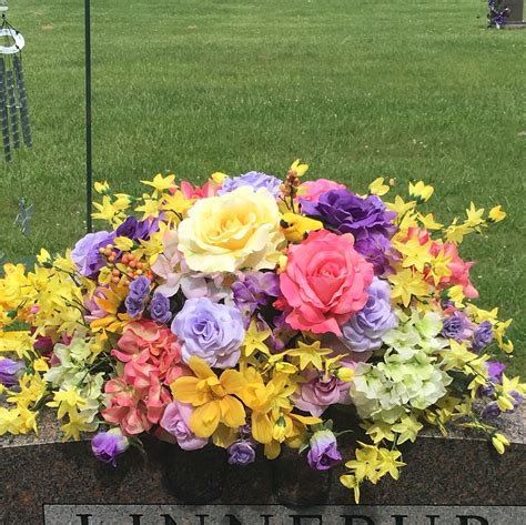 Pin by Crystal Whitt on Cemetary Flowers | Memorial flowers, Cemetery flowers, Cemetary flowers