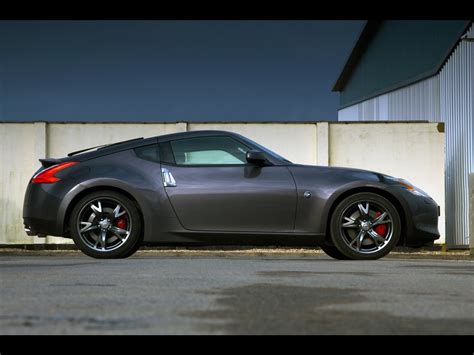 Car Pictures: Nissan 370Z Black Edition 2011