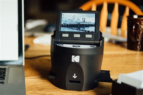 Review: Kodak Scanza film scanner is easy-to-use, but overpriced ...