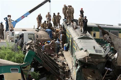 At Least 45 People Reportedly Dead After Two Trains Crash In Pakistan ...