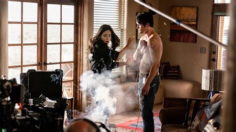 'Roswell, New Mexico' Cast Takes Us Behind the Scenes of Season 1 (PHOTOS)