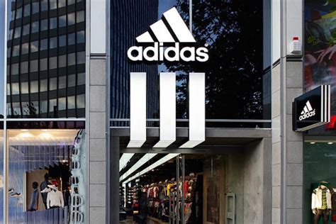 adidas Is Set to Launch Its Largest Retail Space Just in Time for the Holiday Season | Magasins ...