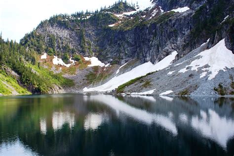 Best time for Lake Serene & Bridal Veil Falls in Seattle 2021