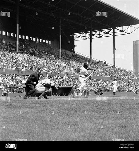 1960 toronto maple leafs baseball hi-res stock photography and images - Alamy