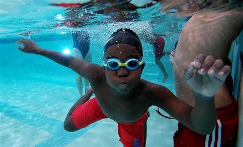 A spate of drownings: Classes help Black Americans learn to swim - Briefly.co.za