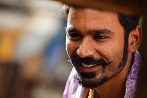 Maari Tamil Movie Stills-Images-Dhanush-Kajal Aggarwal-Onlookers ...