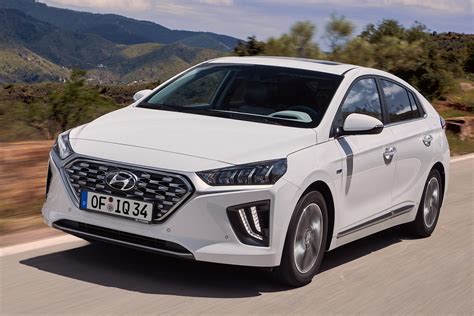 New Hyundai Ioniq Hybrid 2019 review | Auto Express