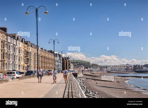 Aberystwyth promenade and beach, Ceredigion, Wales, UK Stock Photo - Alamy