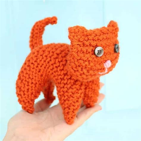 EASY Plush Cat Knitting Pattern - Gina Michele