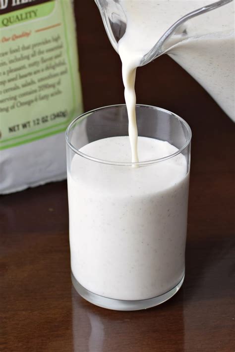 HempLogic: Homemade Maple Hemp Milk (Just 5 Minutes!)