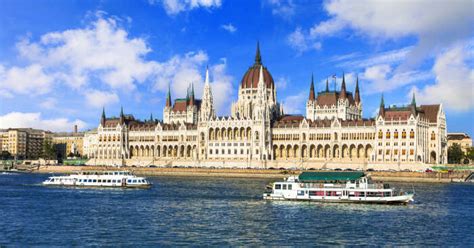 Cruises In Budapest: 7 Tours To Know The Story Of The City