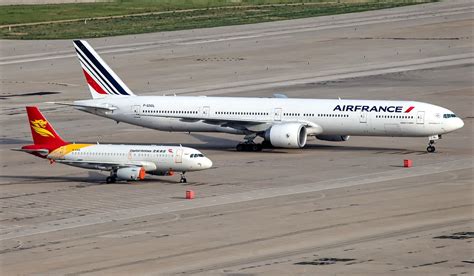 Airbus A319-100 and Boeing 777-300ER Size Comparison - AERONEF.NET