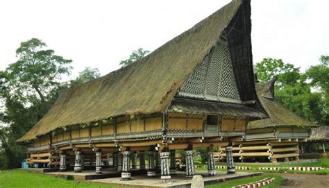 Sejarah dan Budaya: Struktur dan Konstruksi Rumah Tradisional Suku Batak Toba