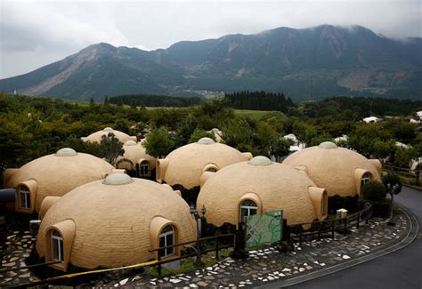 Japan's Earthquake-resistant Dome Houses