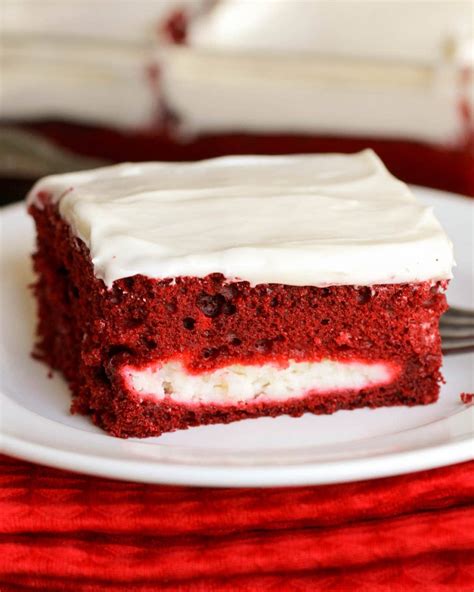 Red Velvet Cheesecake Cake {Cream Cheese Frosting} | Lil' Luna