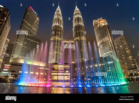 Twin towers hi-res stock photography and images - Alamy