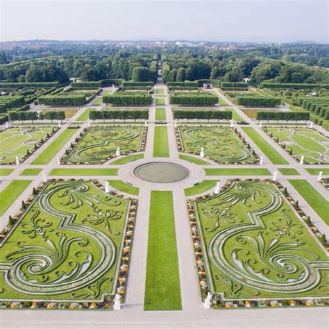 10 Spectacular Royal Gardens - Royal Gardens to Visit