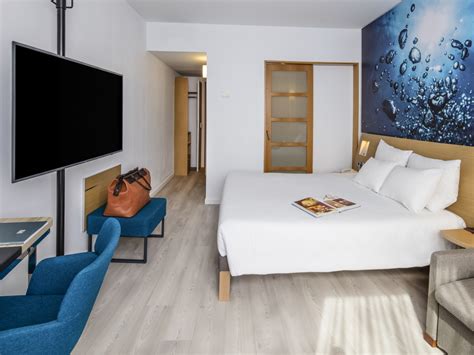 Book your 4* Novotel hotel in CORNELLÁ DE LLOBREGAT with pool - AccorHotels