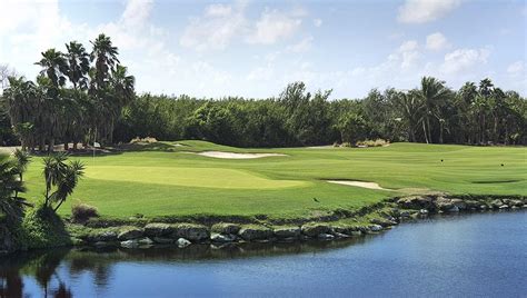 Riviera Cancun Golf Club | Cancun Golf | Local Caddie