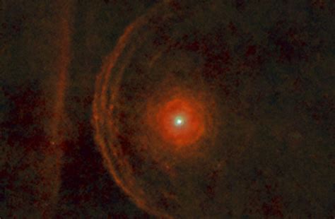 Red Supergiant Star Betelgeuse Continues to Dim. Is This Goodbye? | Science Times