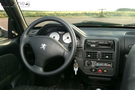 Autozine - Foto's: Peugeot 106 (2 / 2)