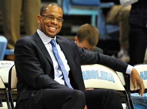 Hubert Davis Wiki, [Basketball Coach] Biography, Age, Family, Net Worth ...