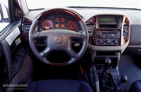 Mitsubishi Montero Interior