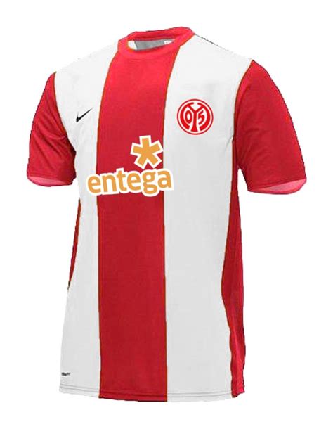 Mainz 2009-10 Home Kit