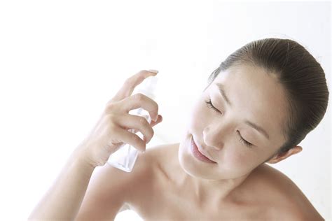 Jurlique Rosewater Balancing Mist Really Makes Your Skin Glow | HuffPost