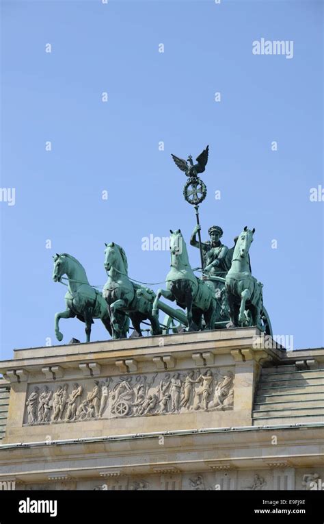 berlin brandenburg gate quadriga Stock Photo - Alamy