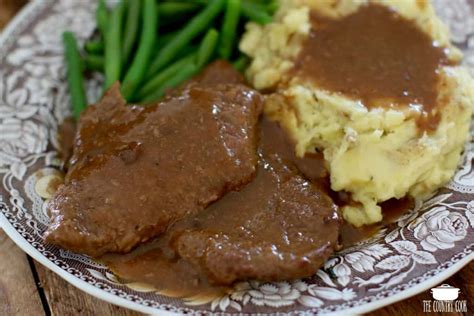 INSTANT POT CUBED STEAK AND GRAVY | The Country Cook Instant Pot