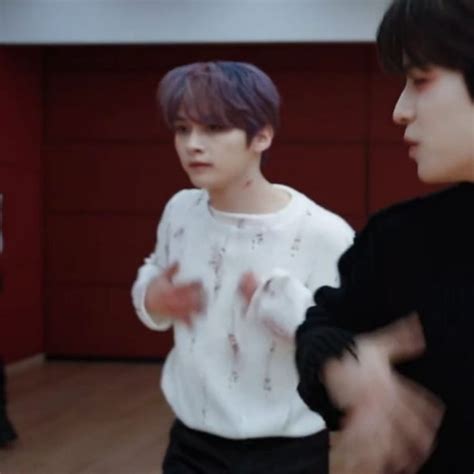 Stray Kids "MANIAC" Dance Practice Video (Zombie ver.) lee know lq in ...