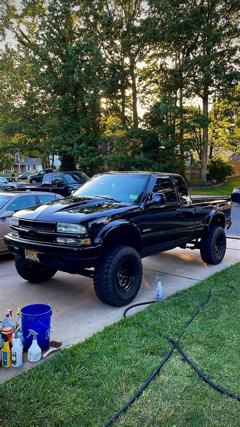 View build 2.5 inch Lifted 1998 Chevy S10 Pickup 4WD | Rough Country