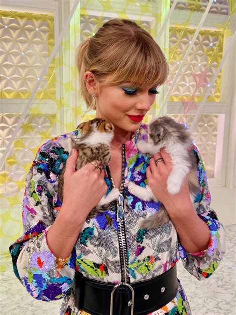 TAYLOR SWIFT in Japan – Instagram Photos 11/06/2019 – HawtCelebs