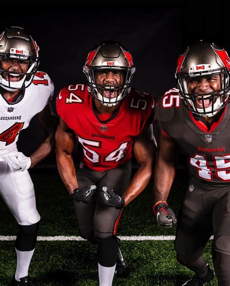 Tampa Bay Buccaneers Unveil New Uniforms (VIDEO)